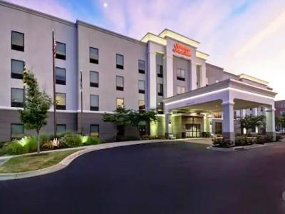 Hotel Hampton & South Meade Area 3*