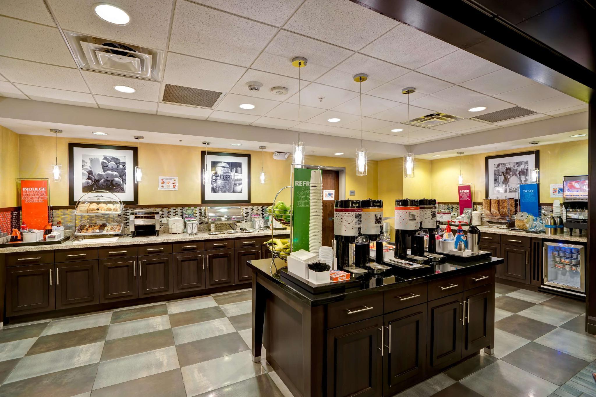 Hampton & South Meade Area Hotel