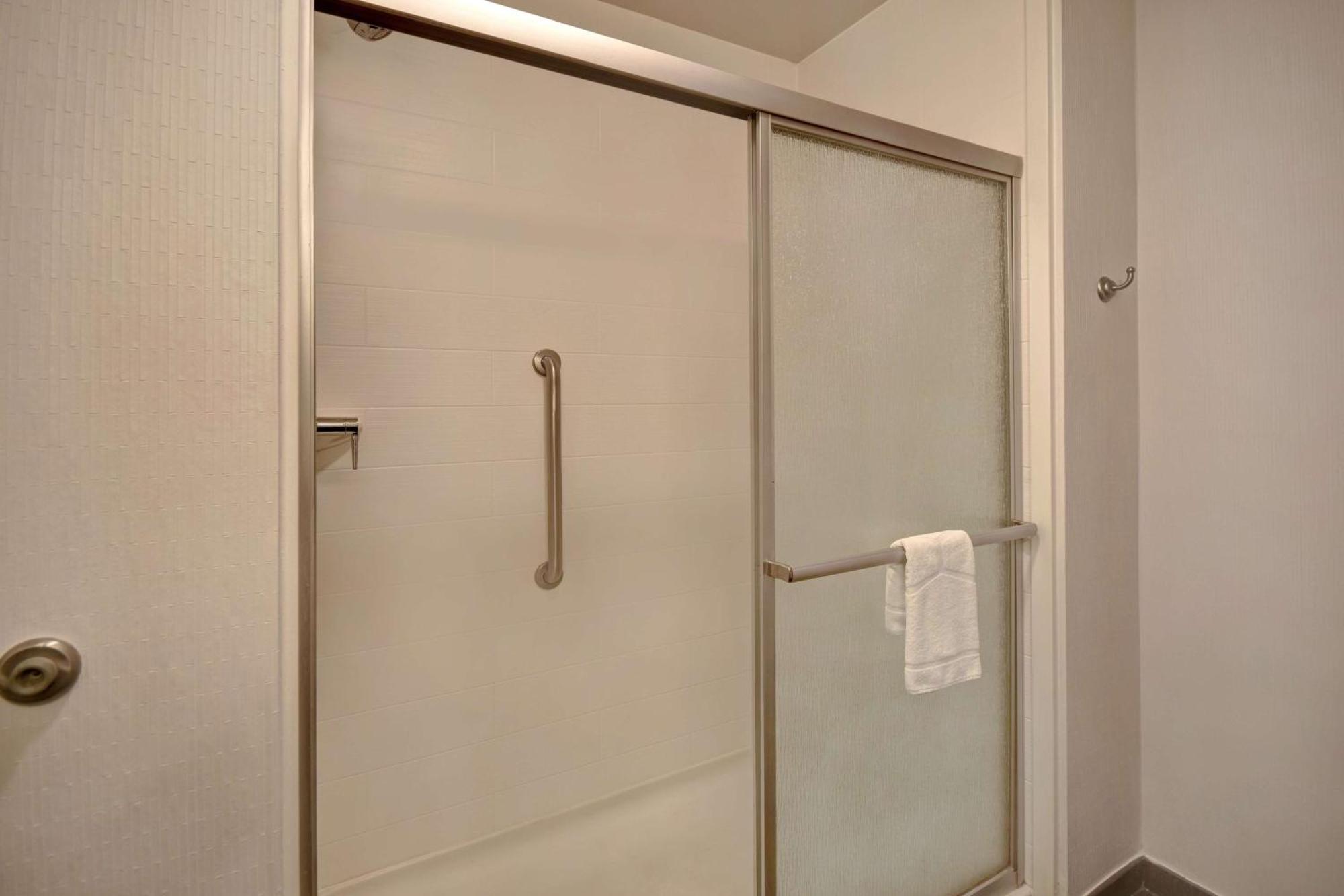 Hotel Hampton & South Meade Area 3*