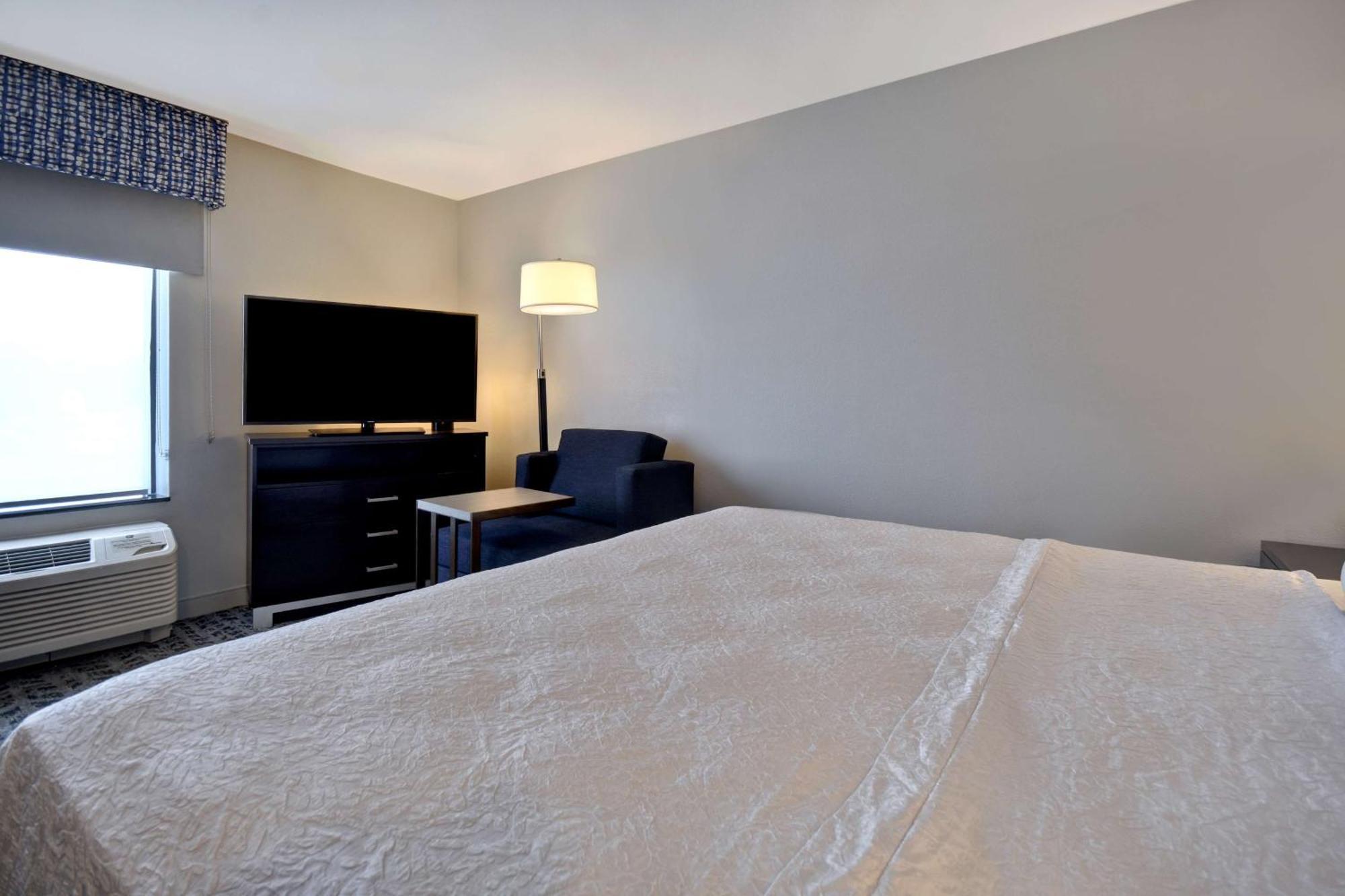 Hampton & South Meade Area Hotel Columbia