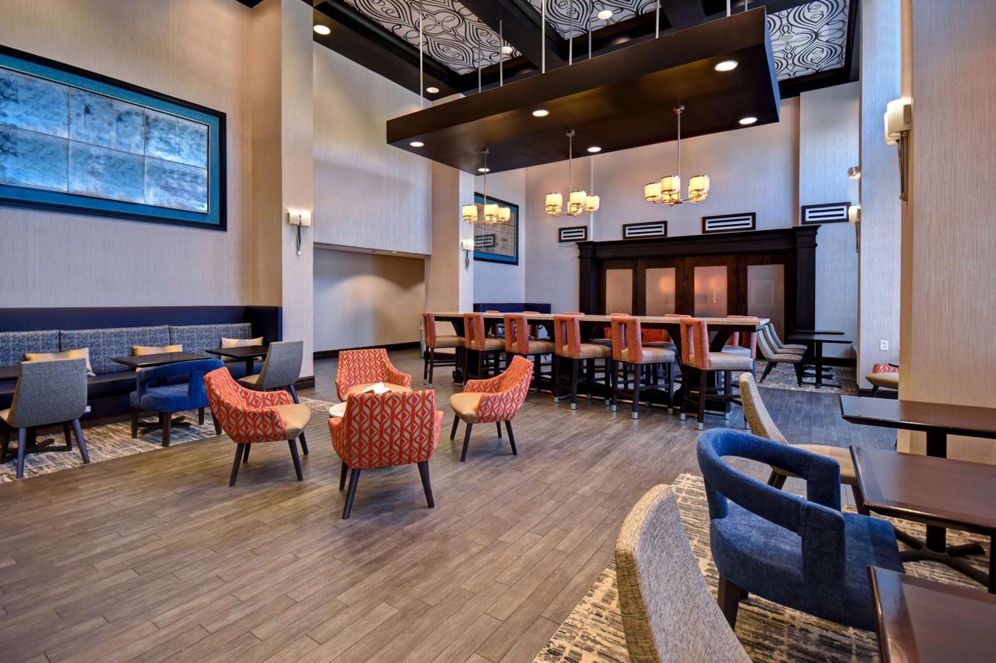 Hotel Hampton & South Meade Area 3*