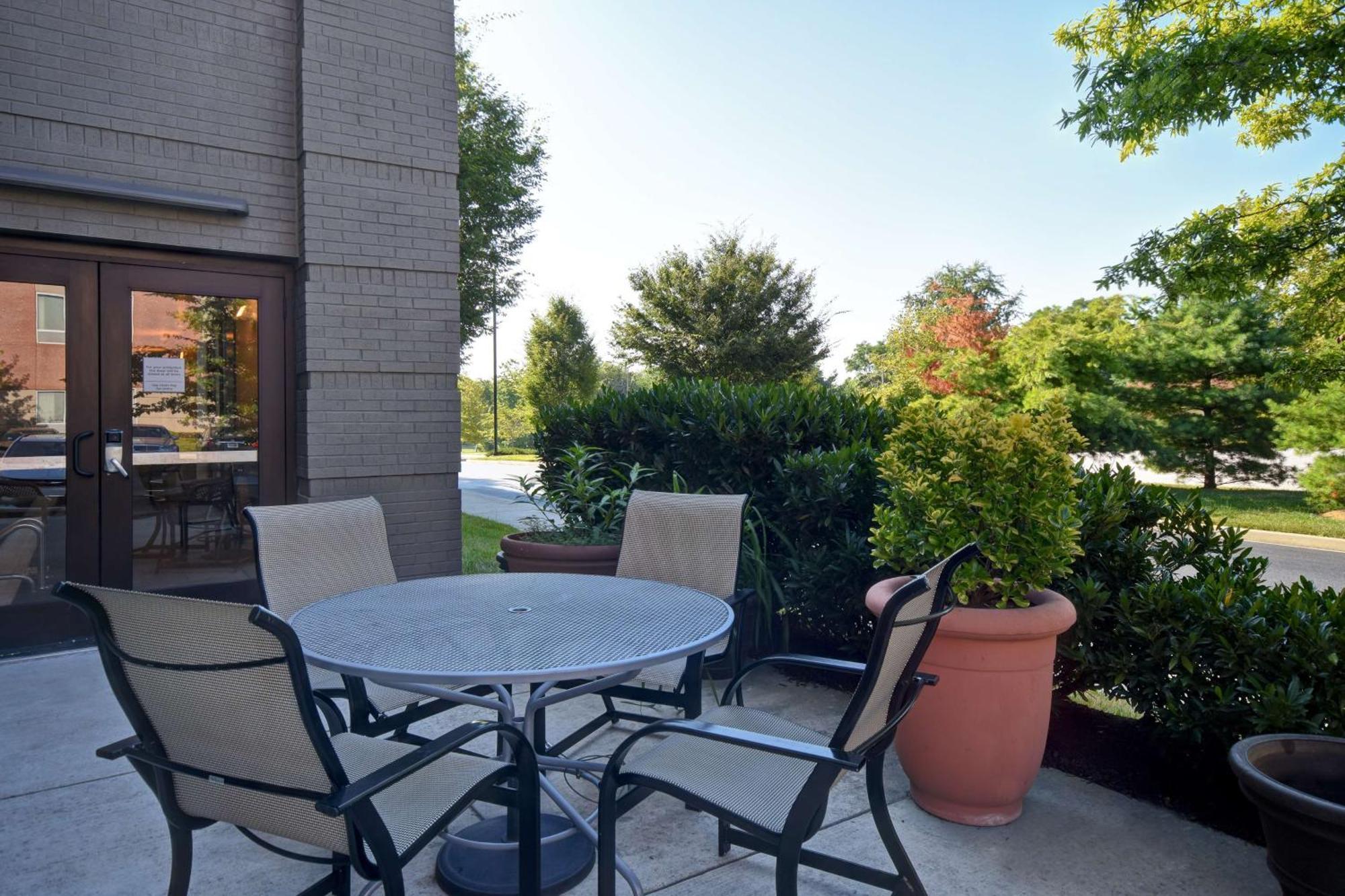 Hampton & South Meade Area Hotel Columbia