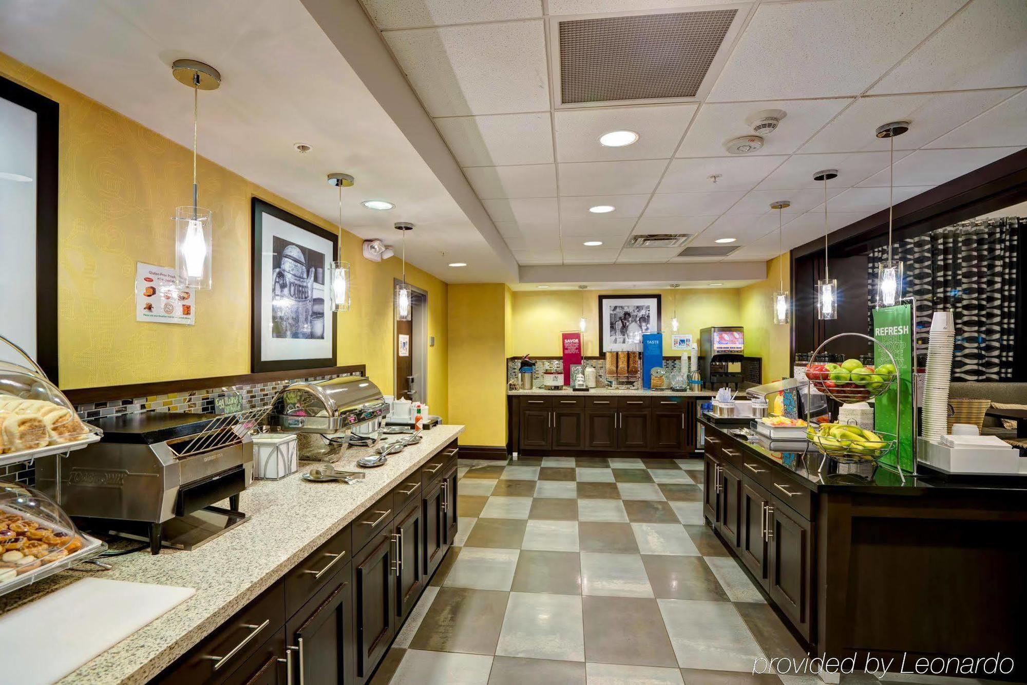 Hotel Hampton & South Meade Area Columbia