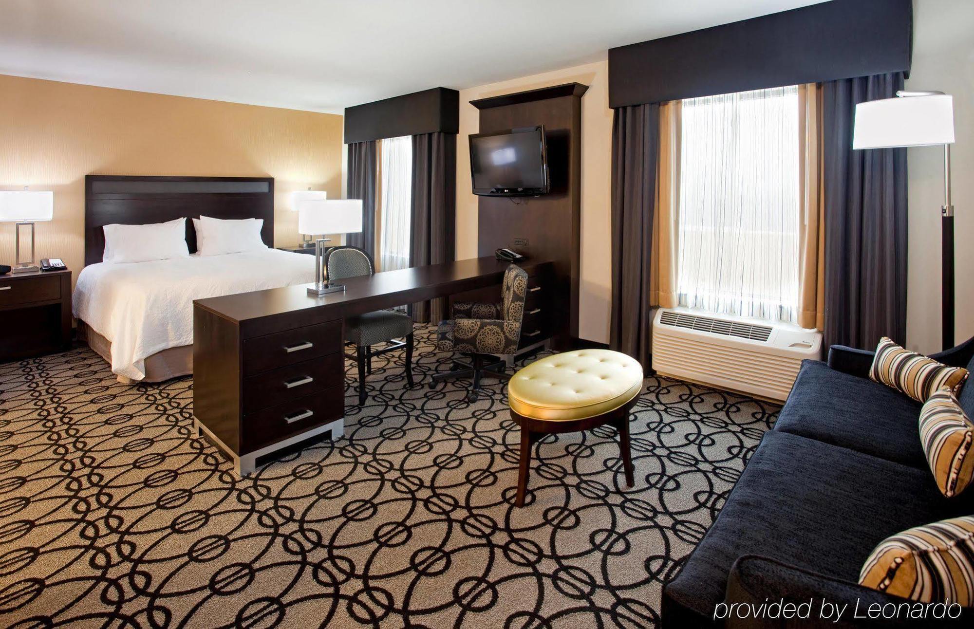 Hampton & South Meade Area Hotel