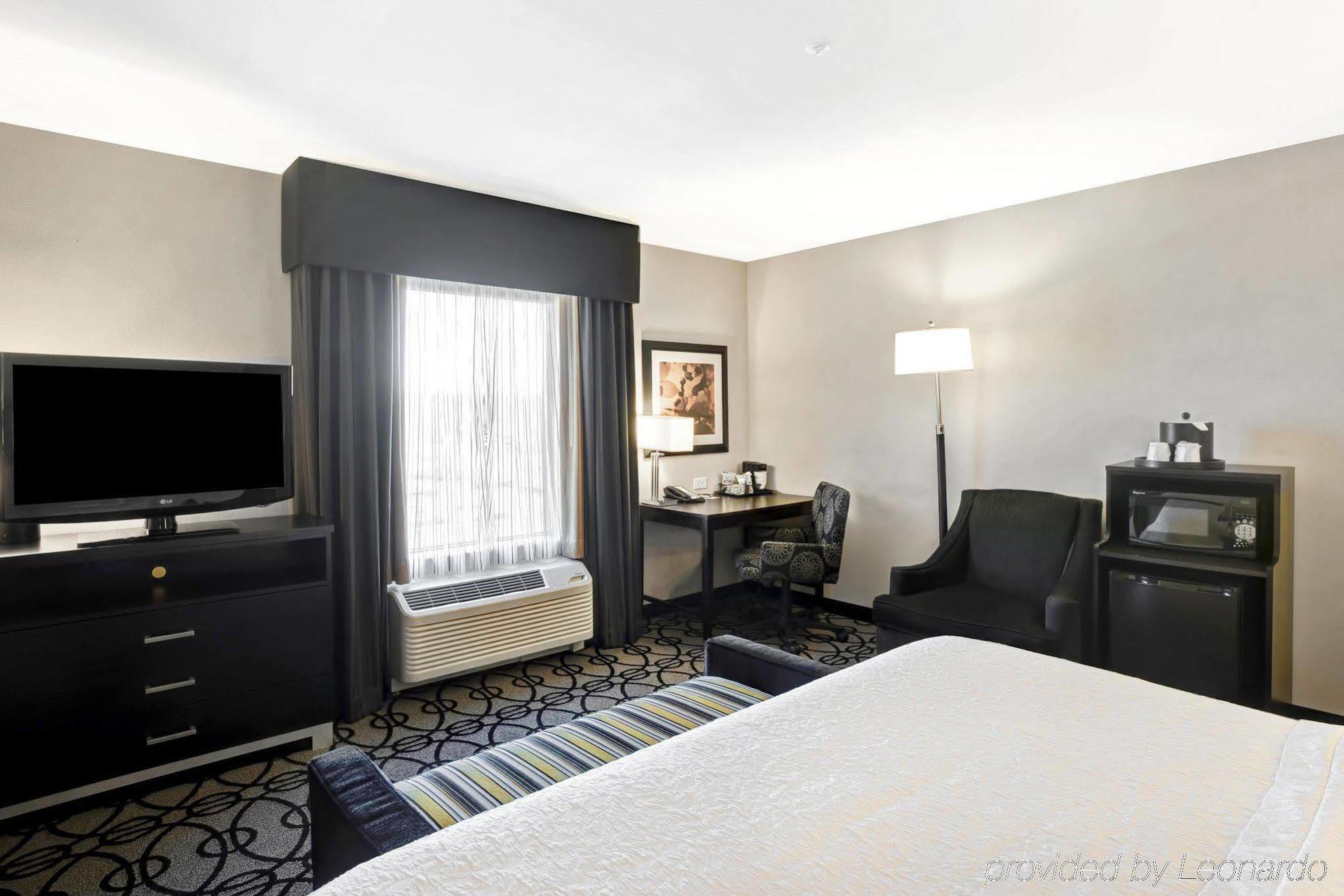Hampton & South Meade Area Hotel 3*