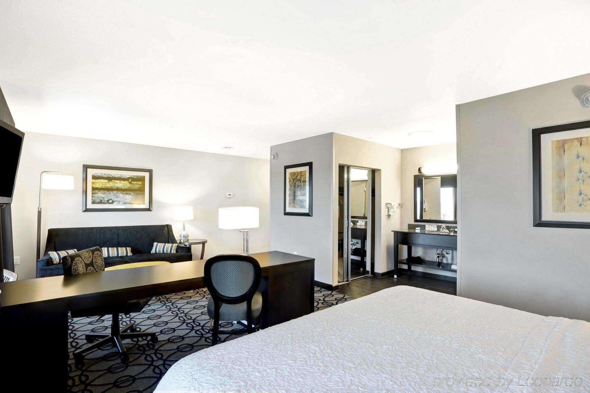 Hampton & South Meade Area Hotel Columbia