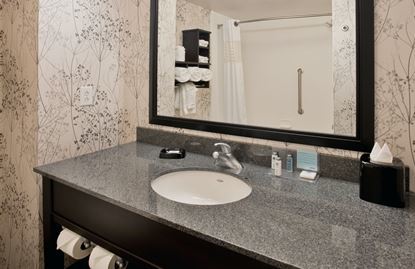 Hampton & South Meade Area Hotel 3*